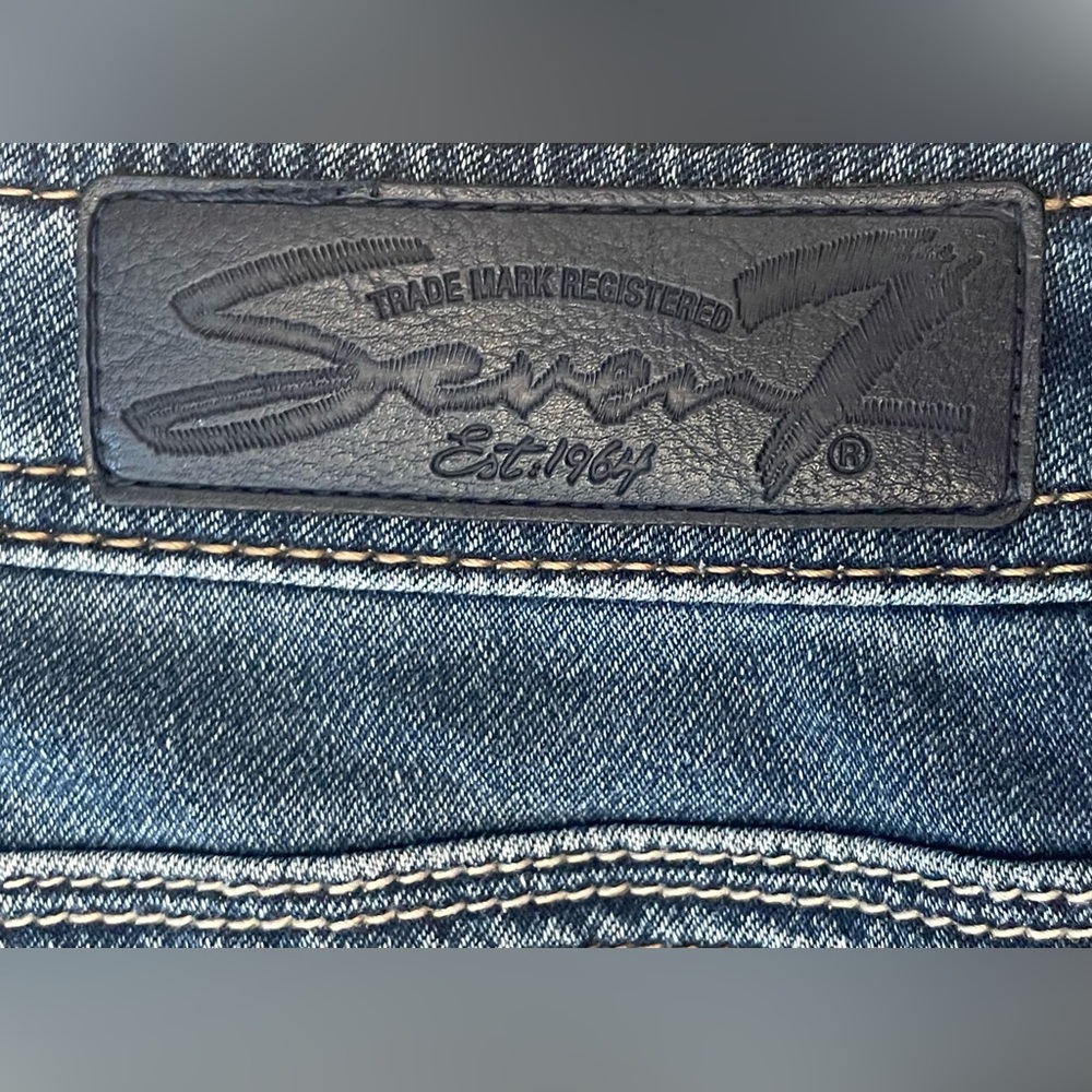 Seven7 Blue Distressed Cropped Jeans - Picture 7 of 10
